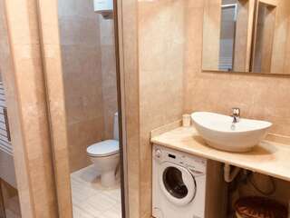 Апартаменты Apartments Sunny Marina Добра-Вода Трехместный номер с балконом-4