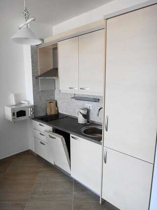 Апартаменты Apartments Sunny Marina Добра-Вода Апартаменты с 1 спальней-12